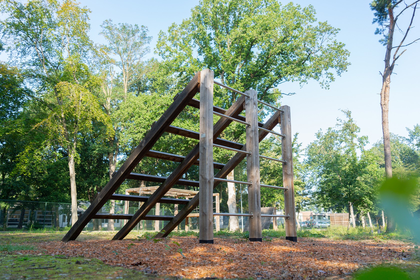 Deuvie stormbaan sporttoestel stormbaan BJ Brabant houten sporttoestellen