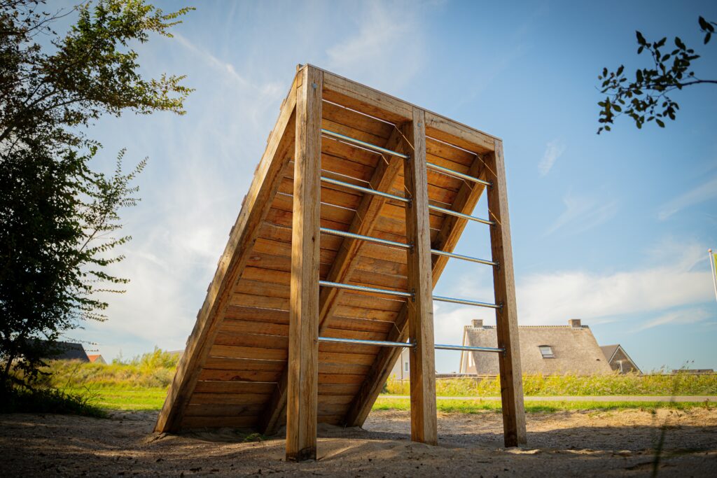 houten sport toestel buiten ouddorp duin sporten buiten houten sporttoestel houten stormbaan buiten