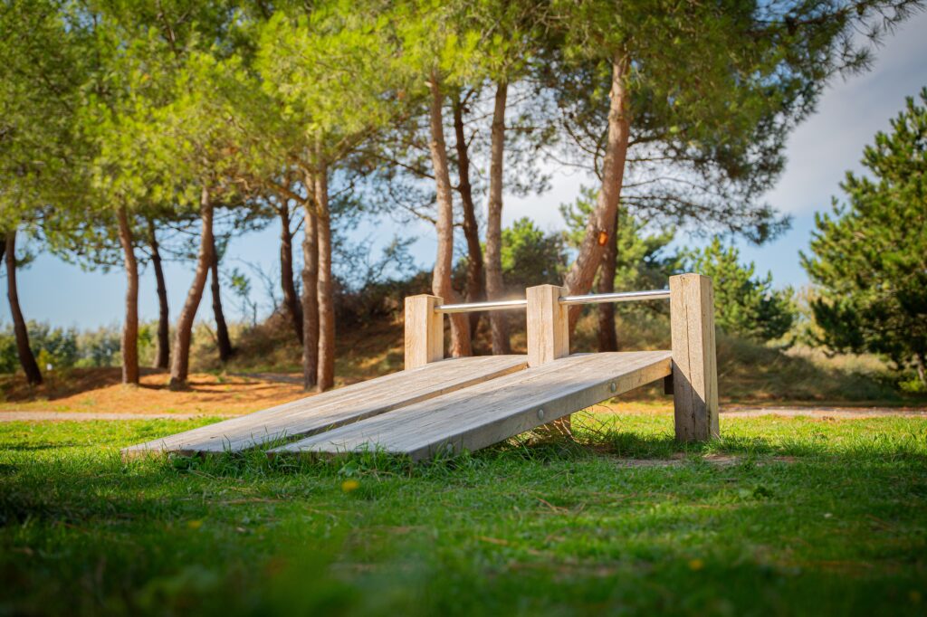 houten sport toestel buiten ouddorp duin sporten buiten houten sporttoestel houten stormbaan buiten