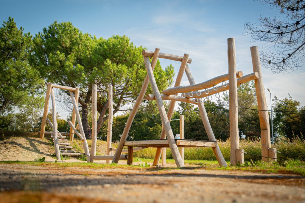 houten sport toestel buiten ouddorp duin sporten buiten houten sporttoestel houten stormbaan buiten