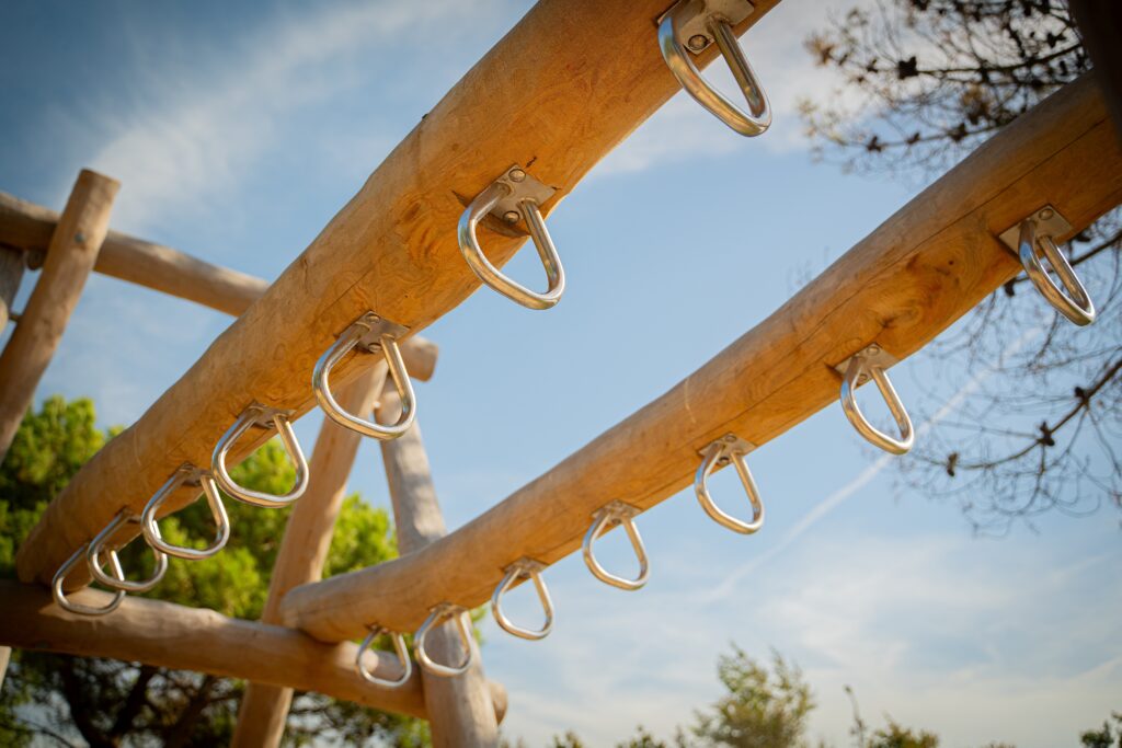 houten sport toestel buiten ouddorp duin sporten buiten houten sporttoestel houten stormbaan buiten