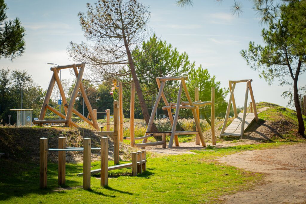 houten sport toestel buiten ouddorp duin sporten buiten houten sporttoestel houten stormbaan buiten